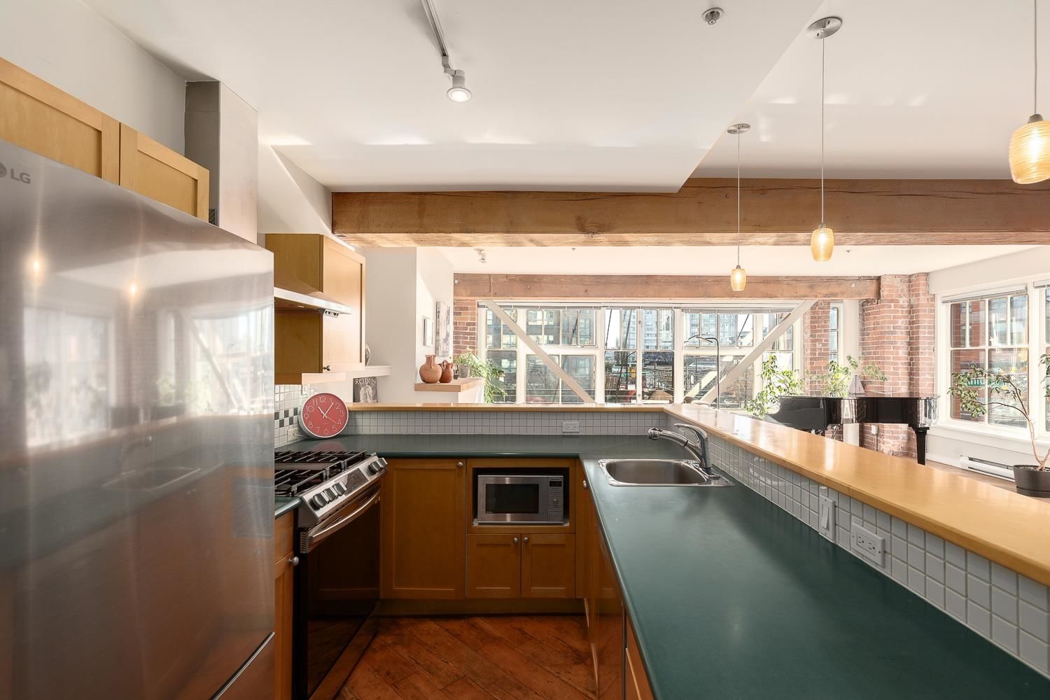 Listing Image 12