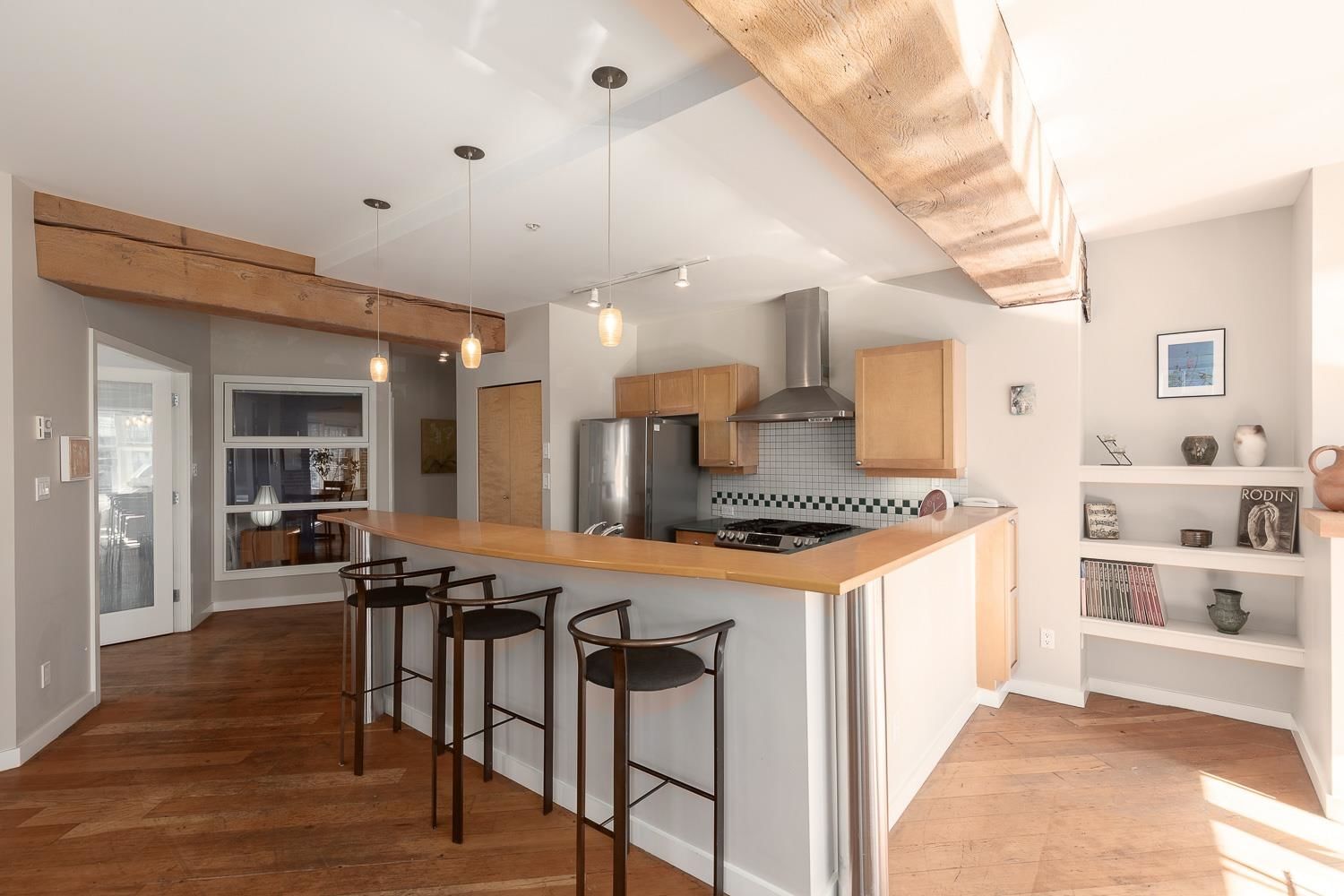 Listing Image 15