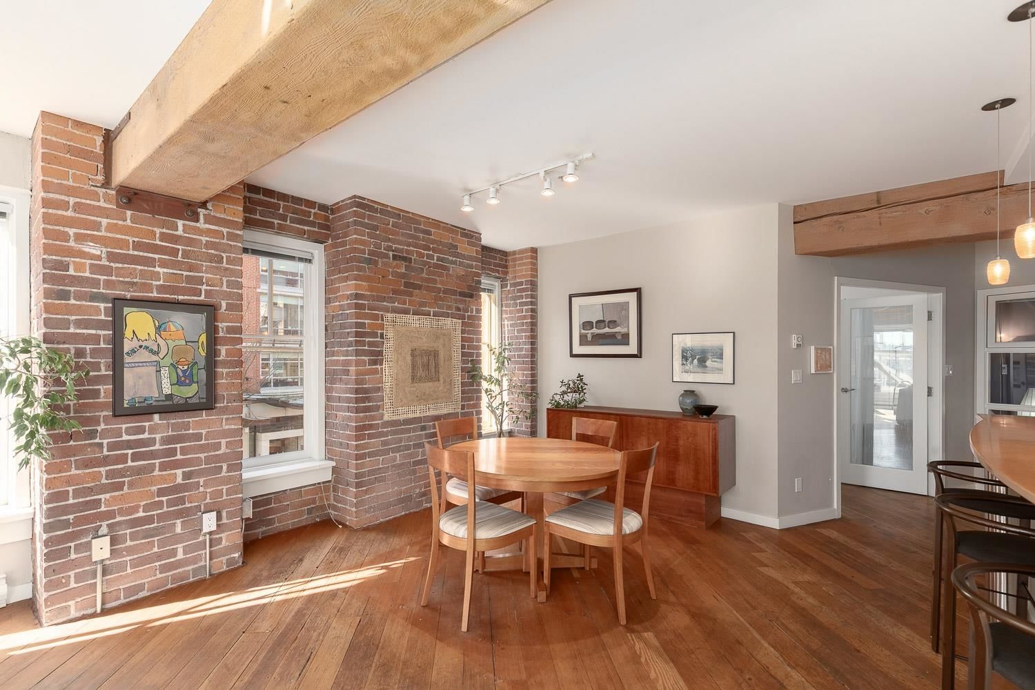 Listing Image 17
