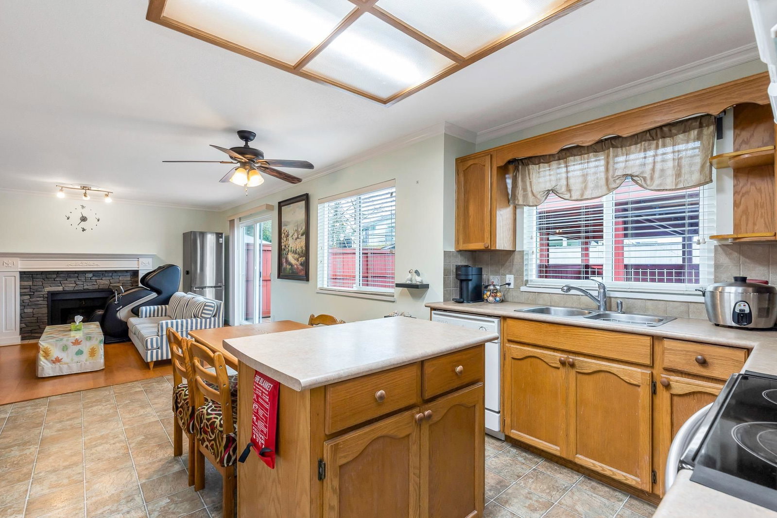 Listing Image 10
