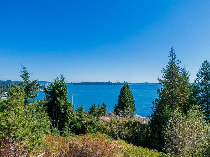 3609 Creery Avenue, West Vancouver, V7V 2M3 | Image 3
