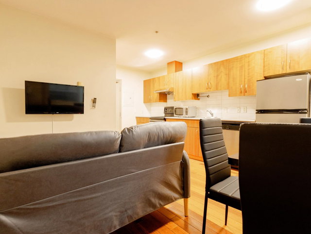 205 - 440 Richards Street