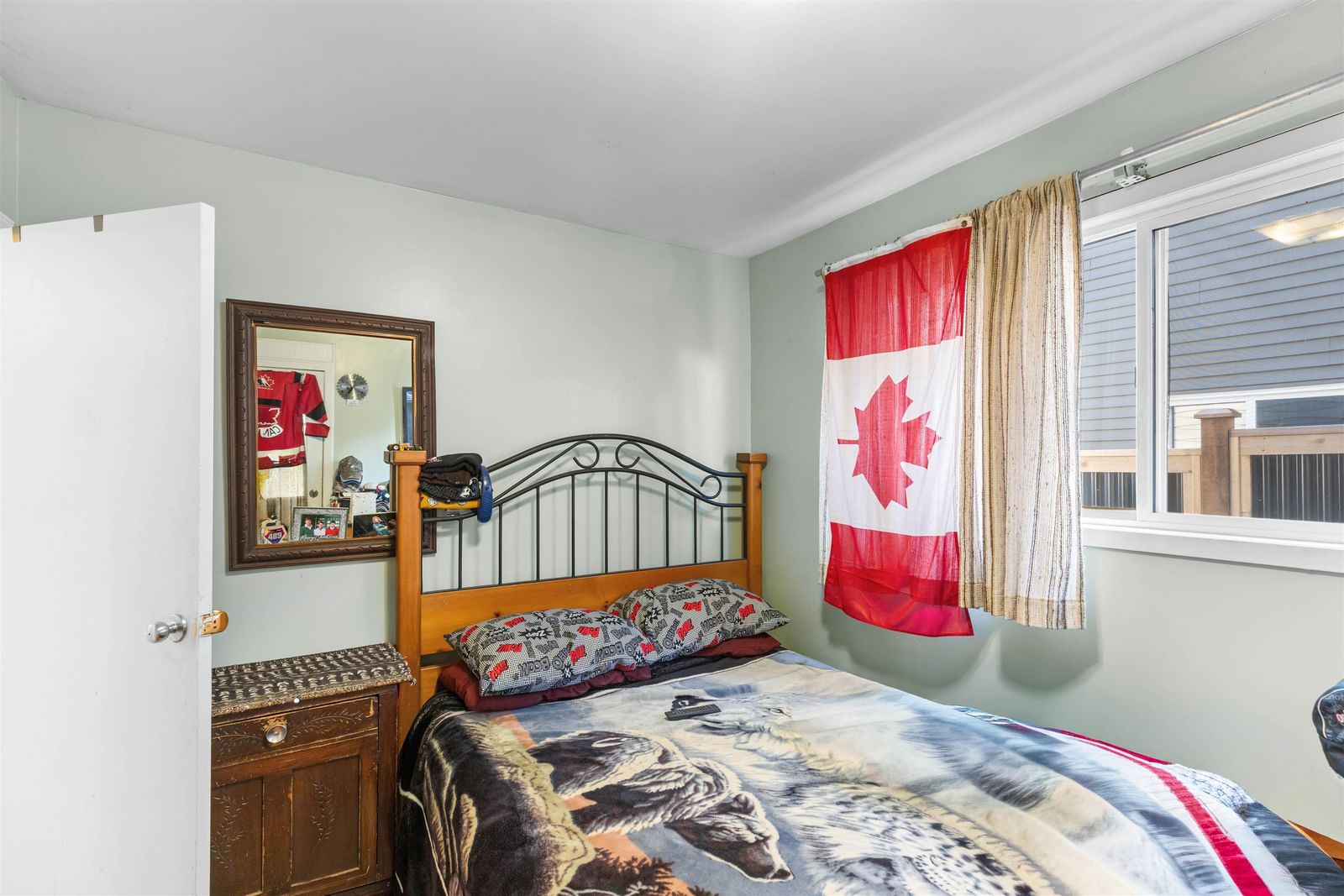 Listing Image 11
