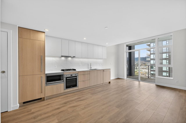 2705 - 308 Alderson Avenue