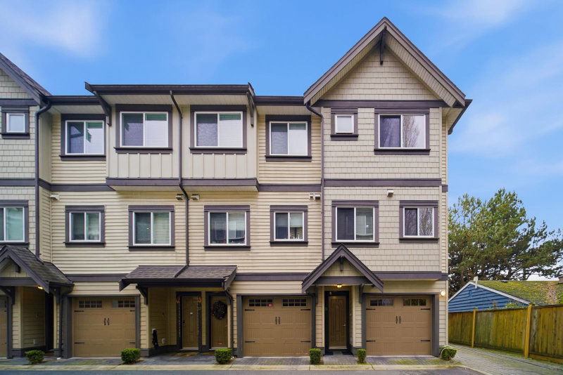 11 - 10999 Steveston Highway