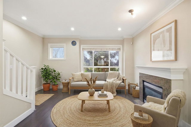 11 - 10999 Steveston Highway