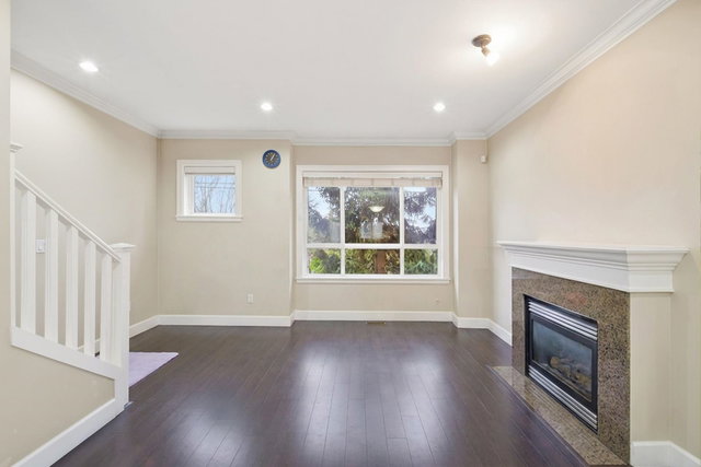 11 - 10999 Steveston Highway