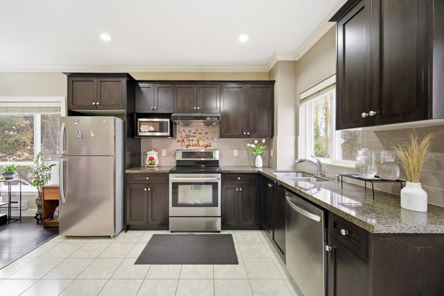 11 - 10999 Steveston Highway