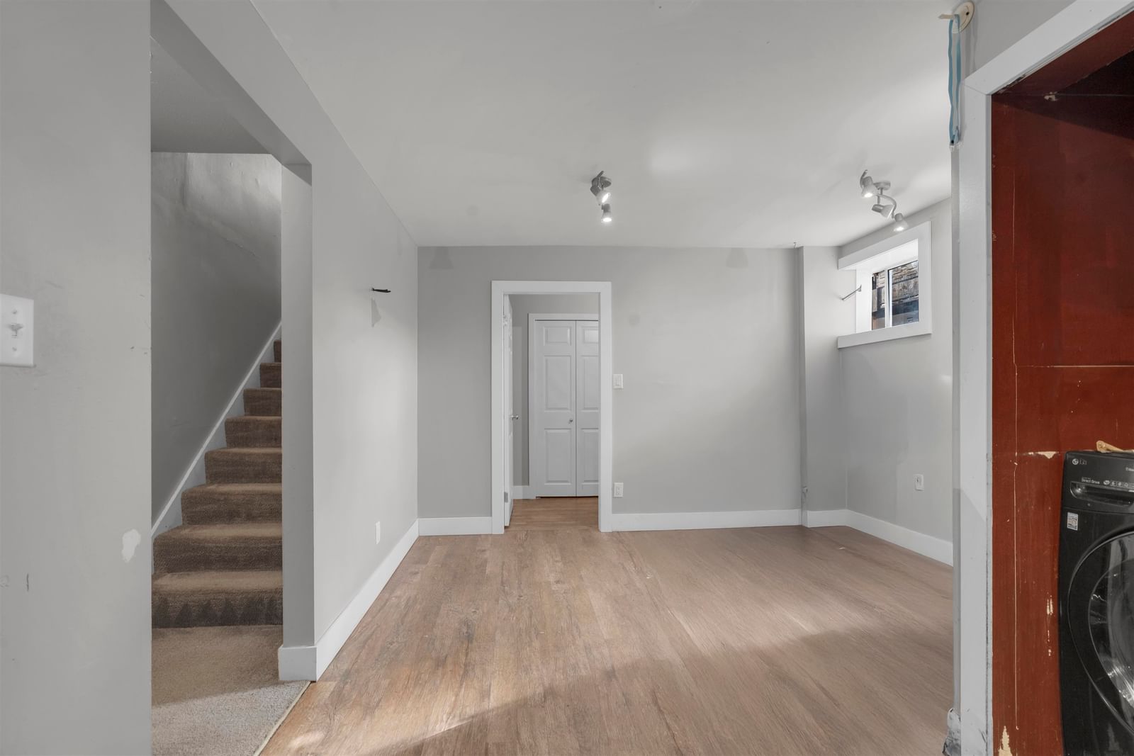 Listing Image 18