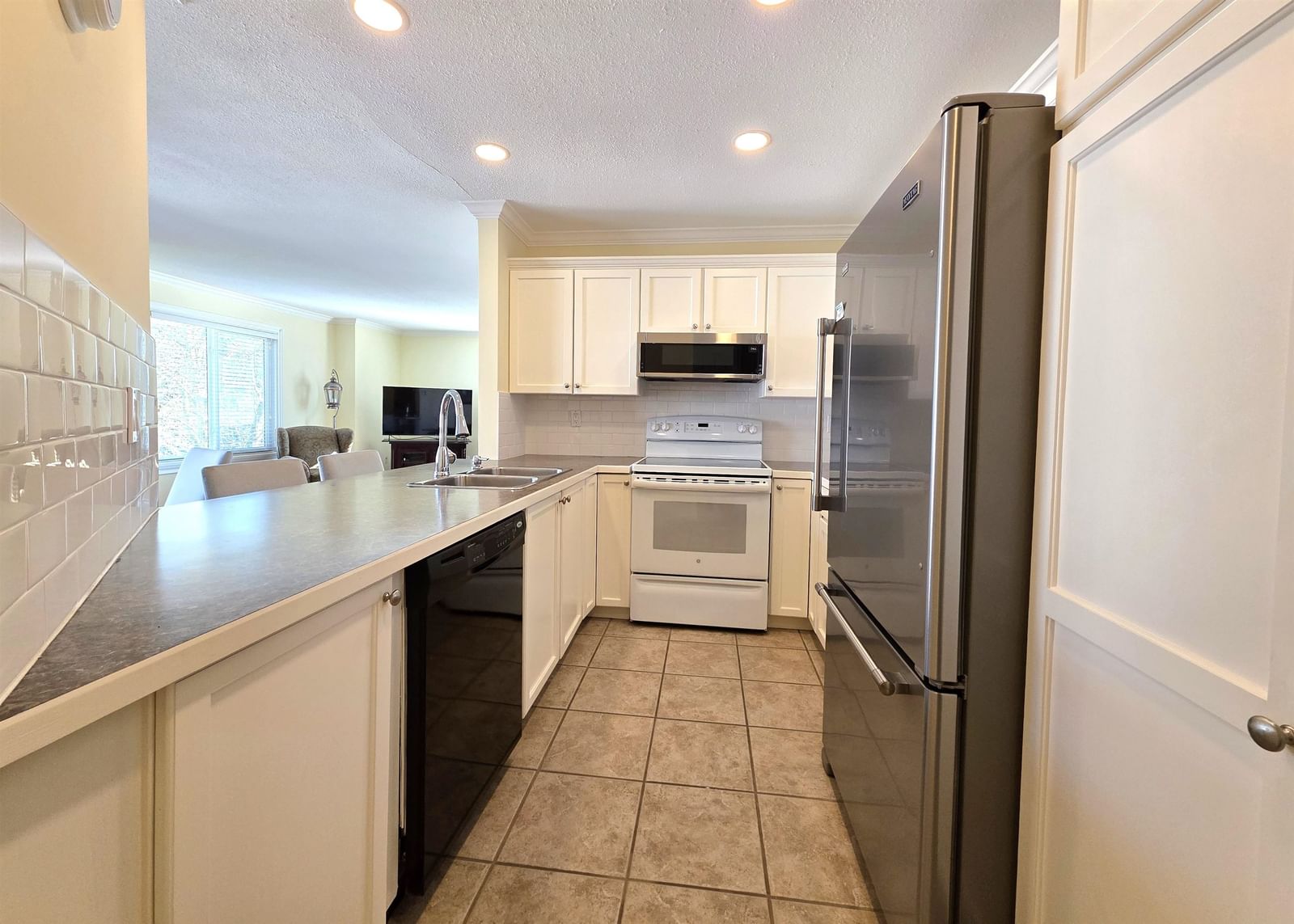 Listing Image 13