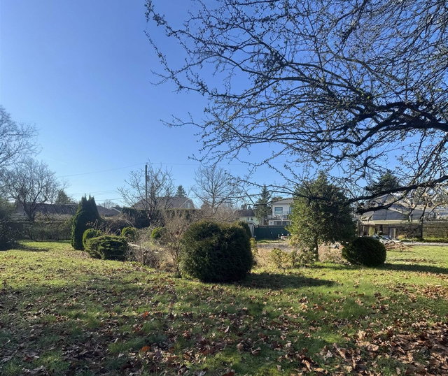 2600 Wellington Crescent