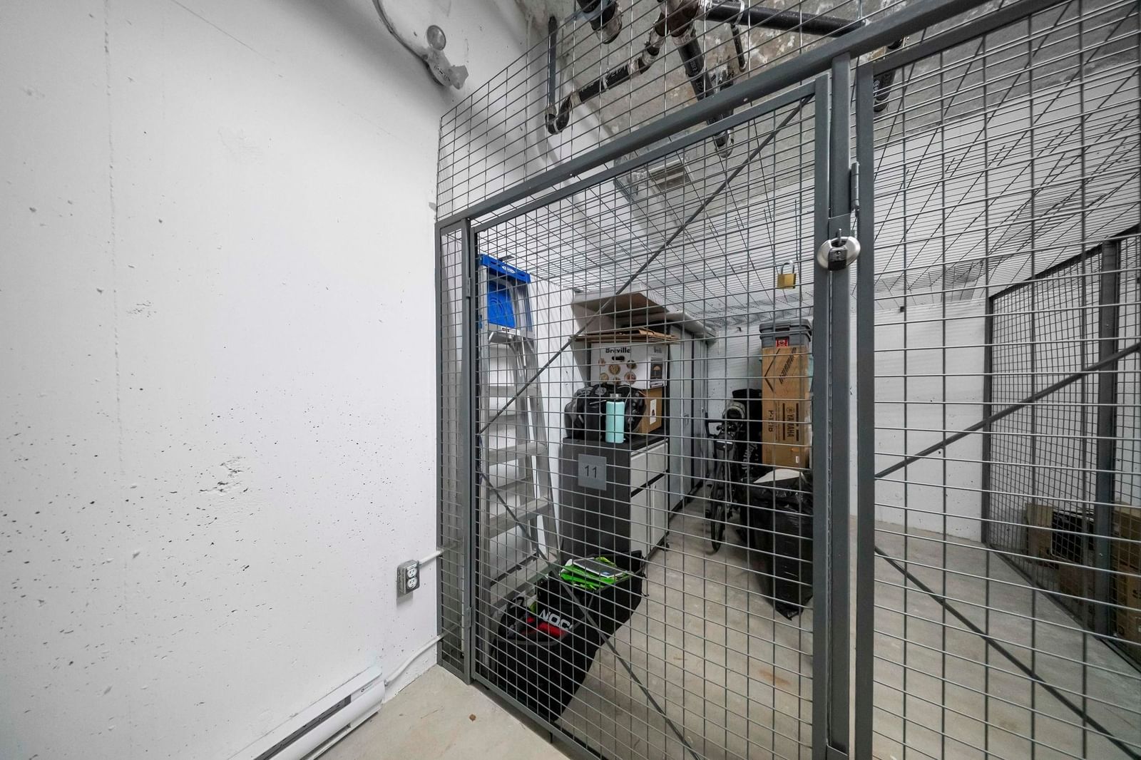 Listing Image 32