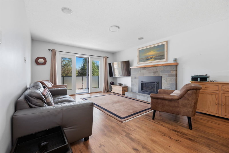 1911 Deep Cove Road, North Vancouver, V7G 1S7 | Image 3