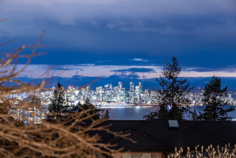 402 Brand Street, North Vancouver, V7N 1E9 | Image 2