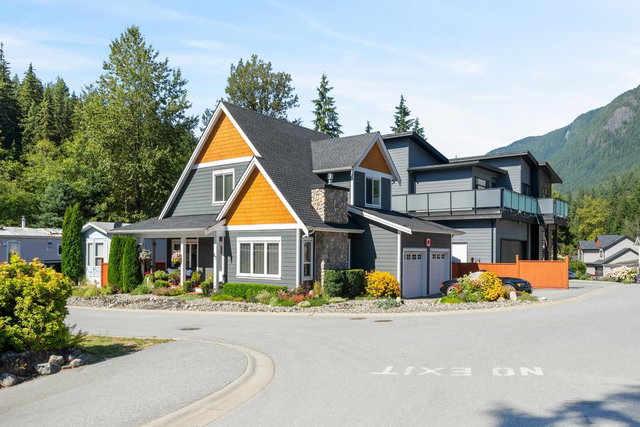 87 - 3295 Sunnyside Road