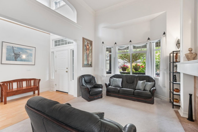 11728 Creekside Street, Maple Ridge, V4R 2V4 | Image 3