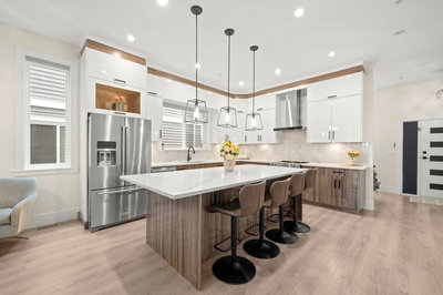 11042 240 Street | Maple Ridge | Image