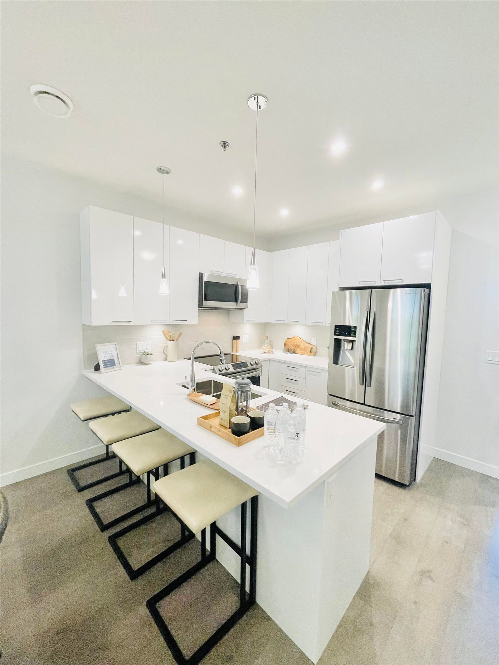 Listing Image 5