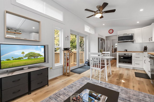 H113 Strawberry Lane