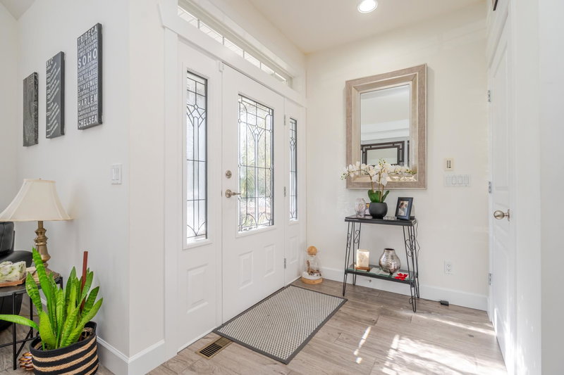 10510 Baker Place, Maple Ridge, V2W 2C2 | Image 3