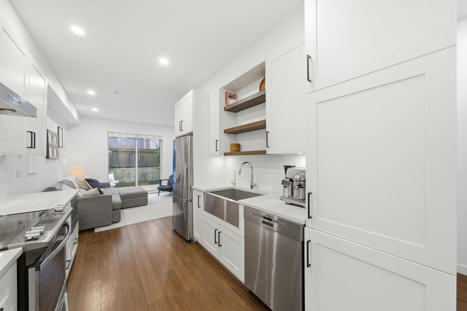 Listing Image 12