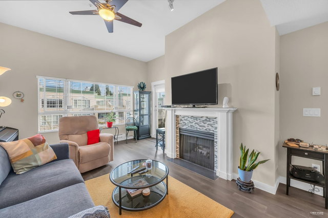 403 - 2970 Princess Crescent