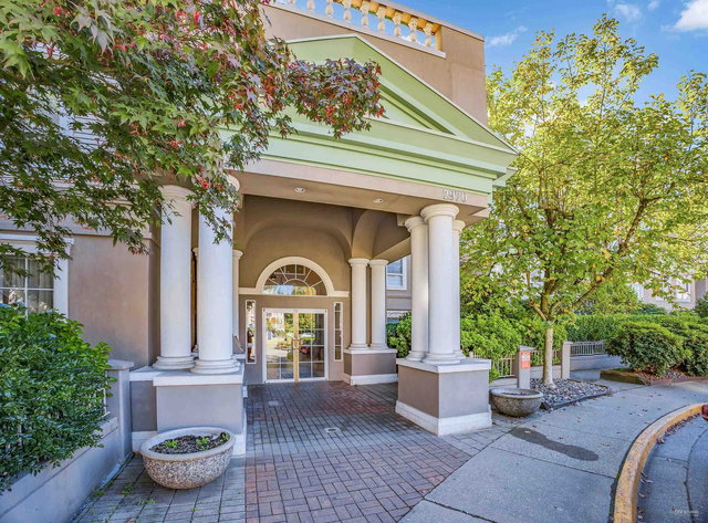 403 - 2970 Princess Crescent