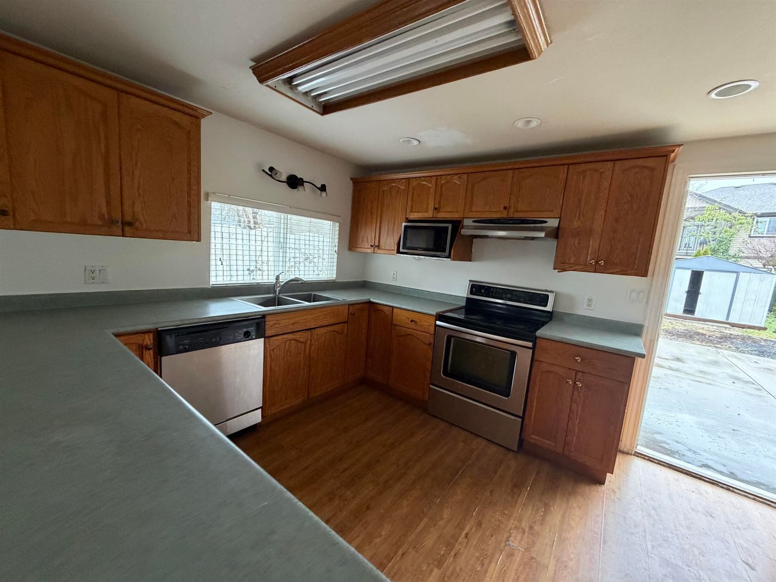 Listing Image 23