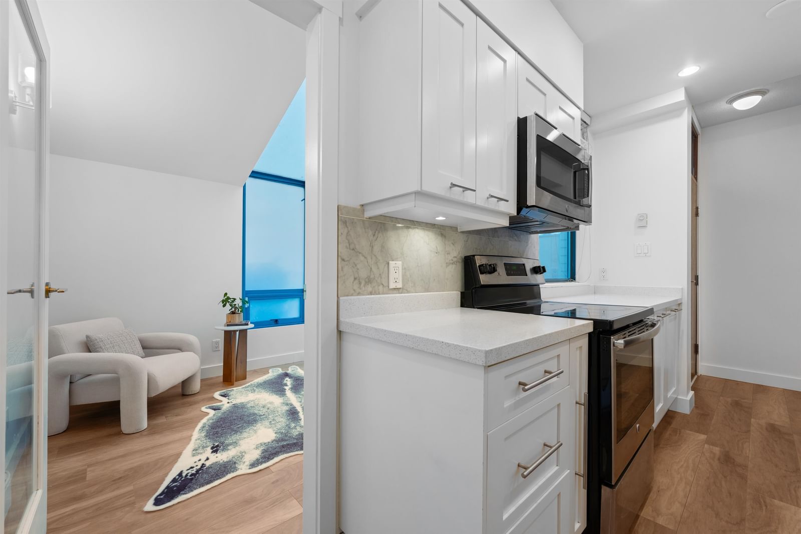 Listing Image 15