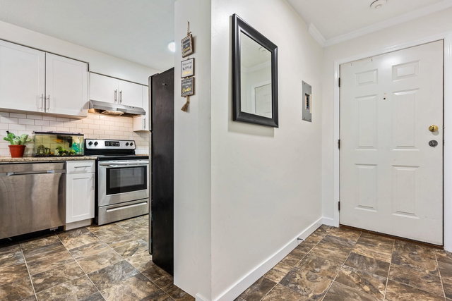 207 - 7435 Shaw Avenue