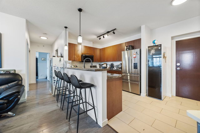 1703 - 15 Royal Avenue E