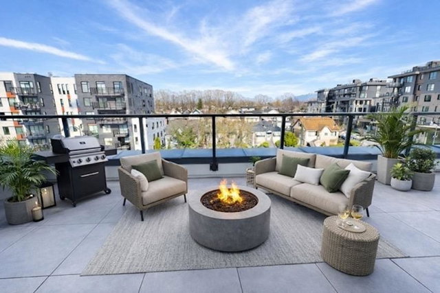 407 - 2268 Broadway E