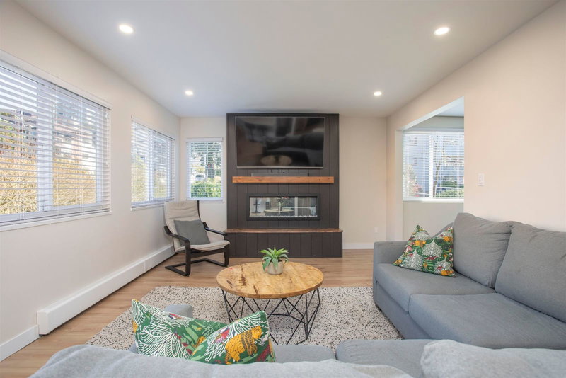 202 - 1381 Martin Street, White Rock, V4B 3W6 | Image 3