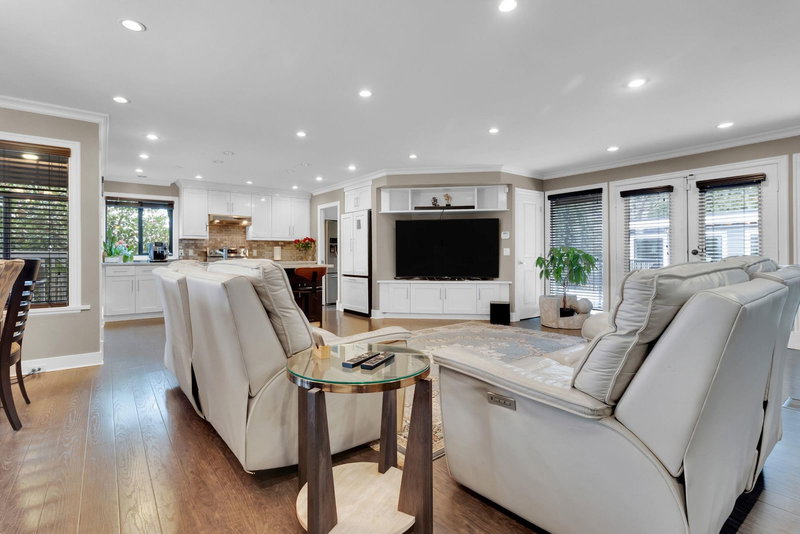 3054 Daybreak Avenue, Coquitlam, V3C 2G4 | Image 3