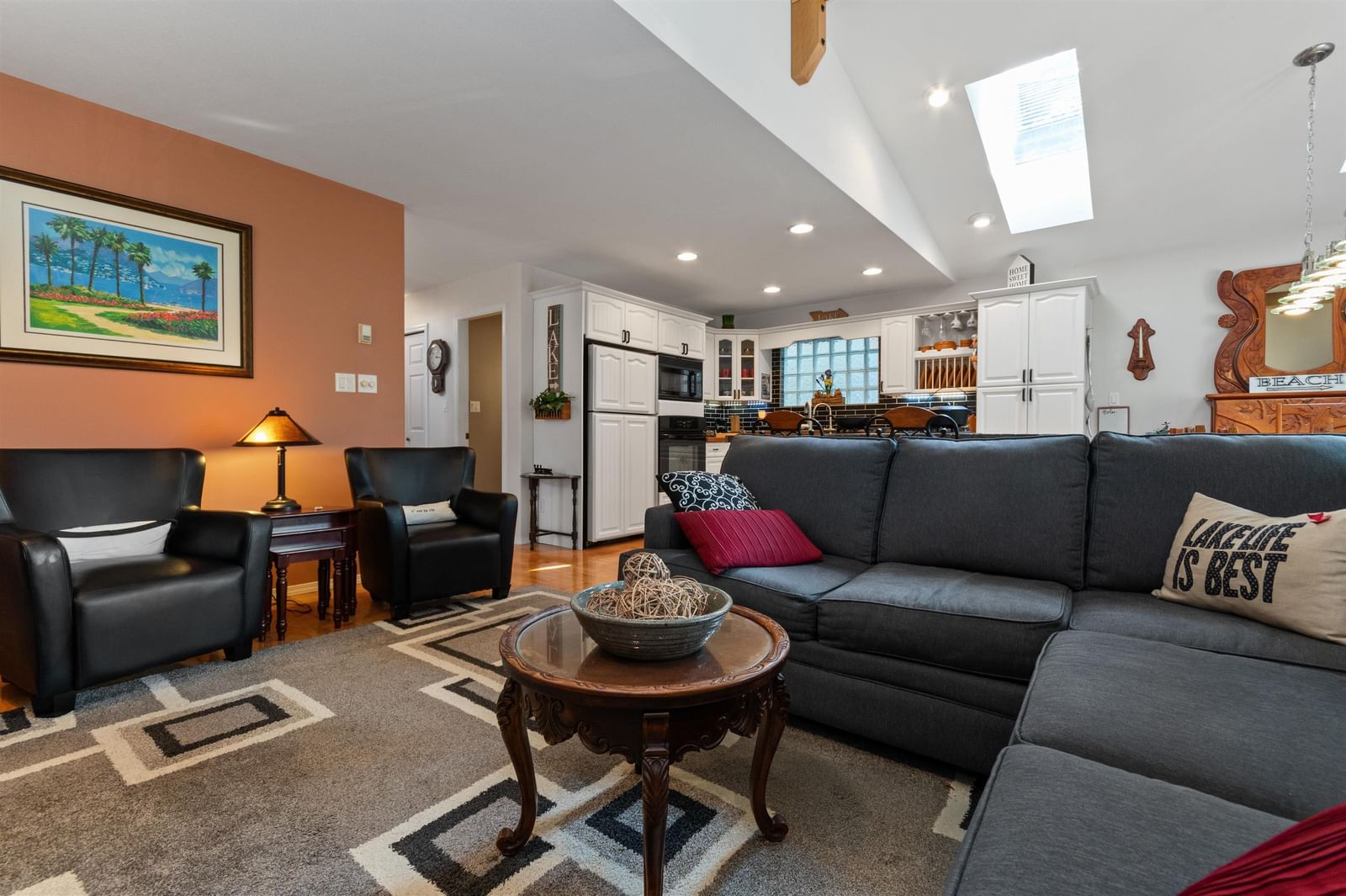 Listing Image 12