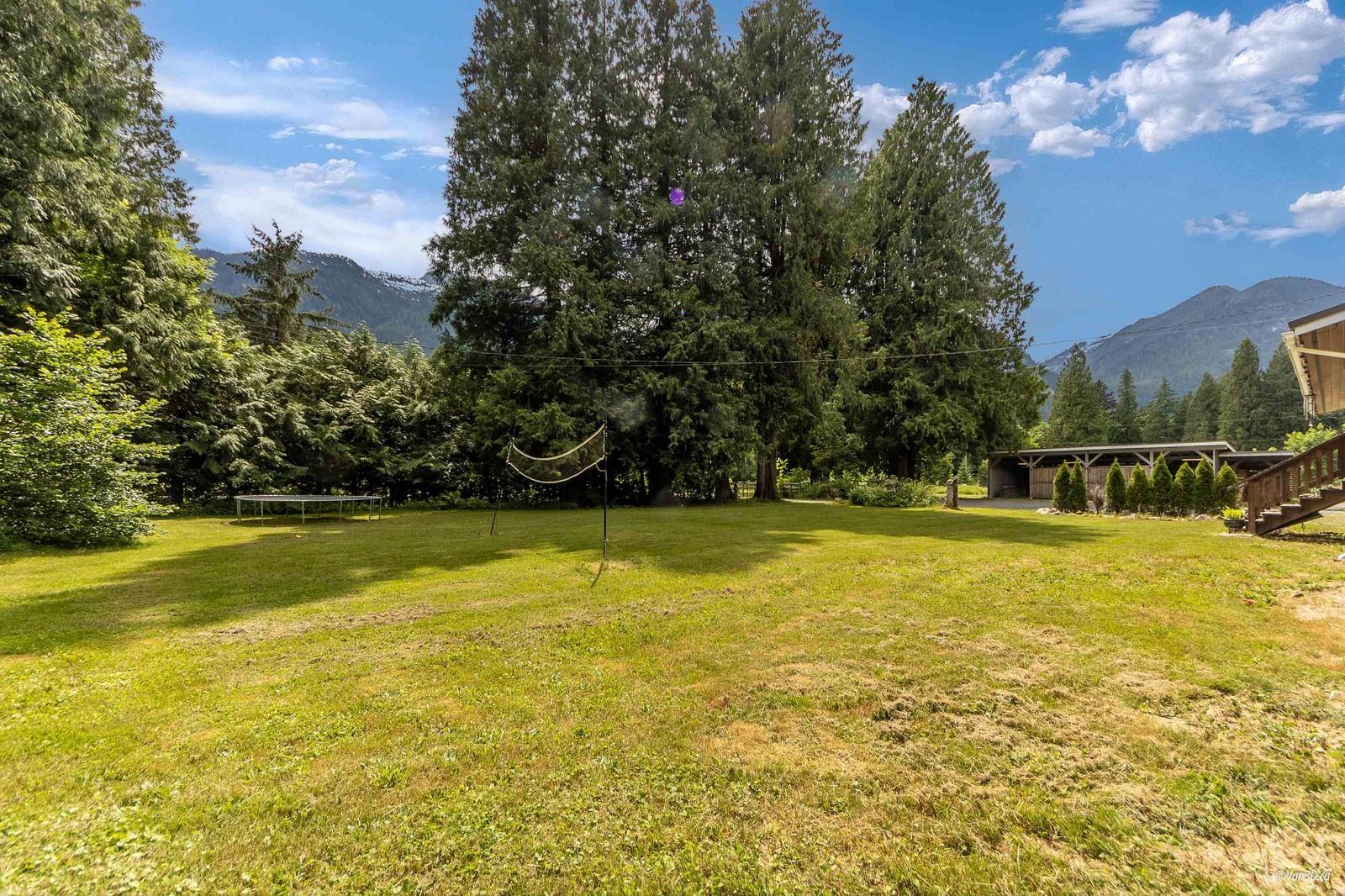 Listing Image 4