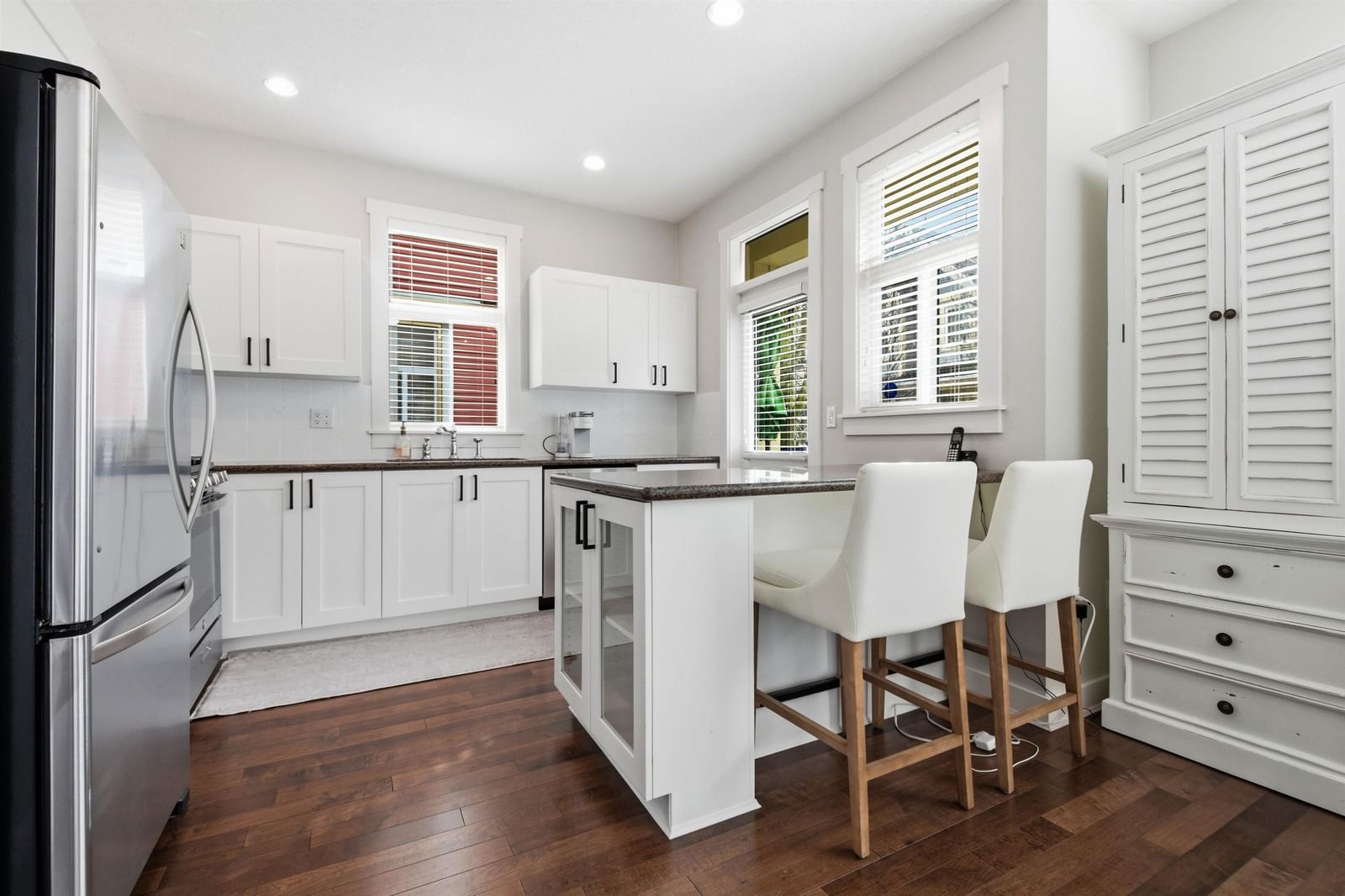 Listing Image 15
