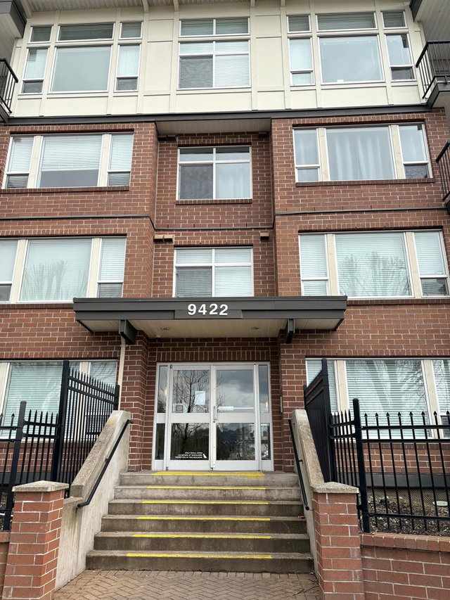 407 - 9422 Victor Street
