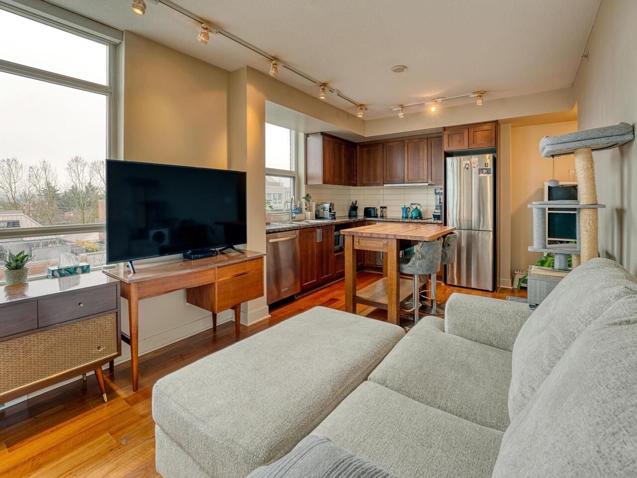 Listing Image 5