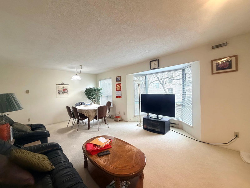 203 - 5250 Victory Street, Burnaby, V5J 5H2 | Image 2