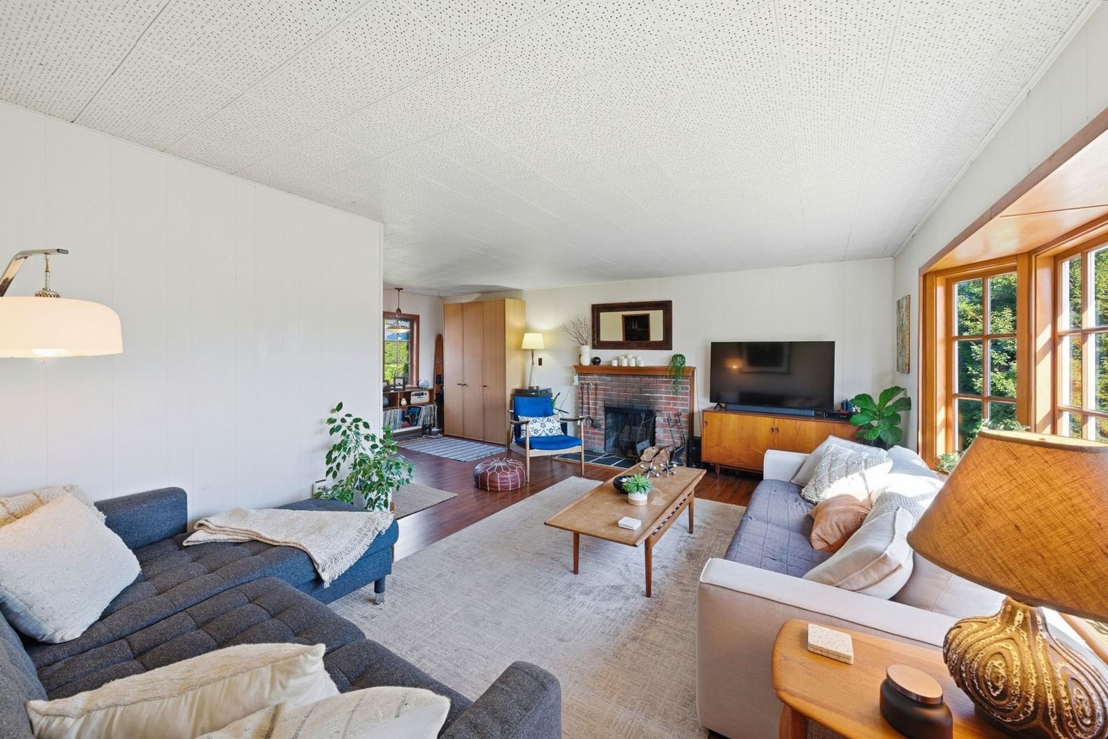 Listing Image 8