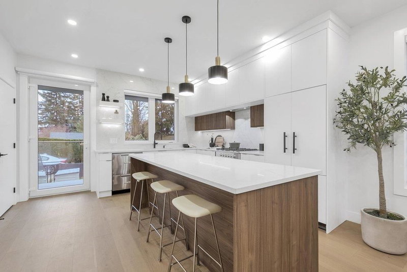 101 - 706 Smith Avenue, Coquitlam, V3J 2W7 | Image 3