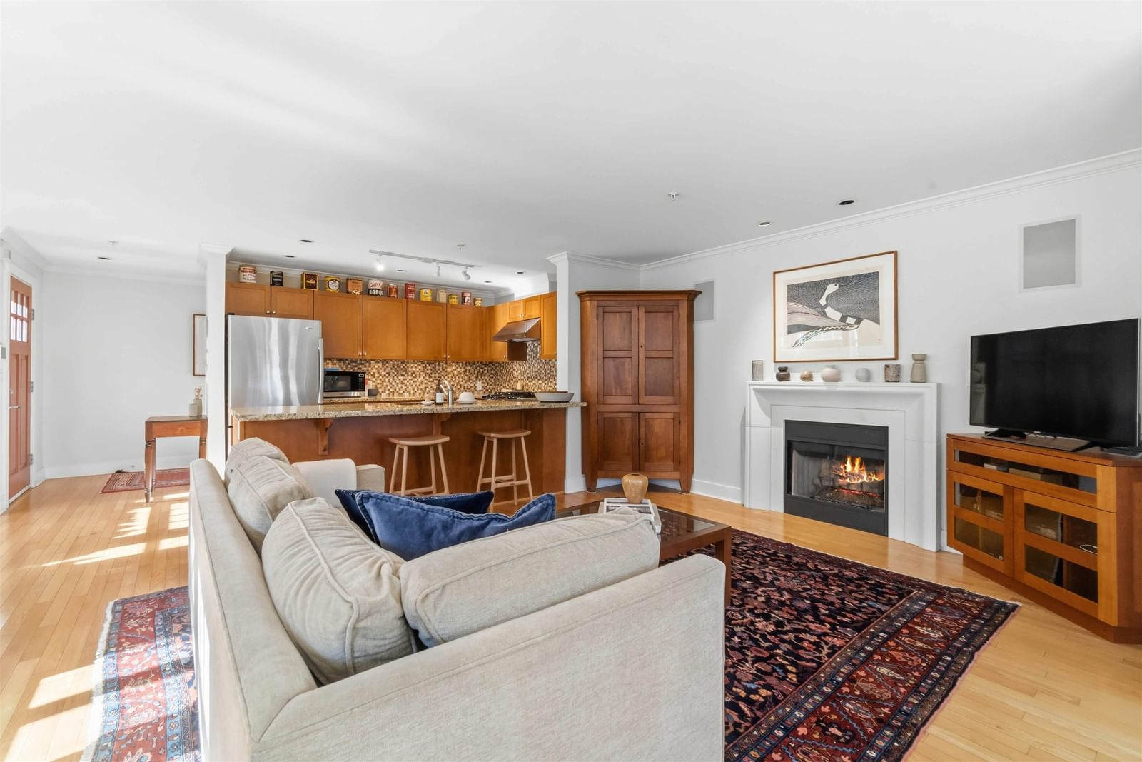 Listing Image 6