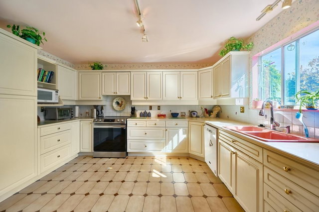 4228 Craigflower Drive