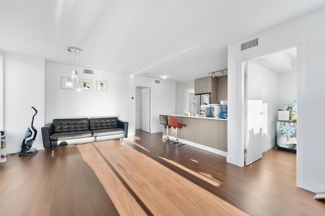 802 - 7708 Alderbridge Way