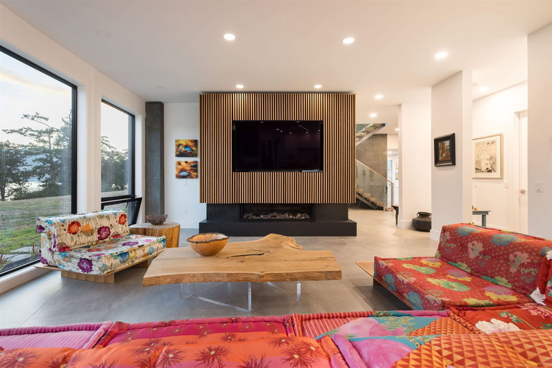 7756 Saanich Road, No City Value, V8M 1R8 | Image 3