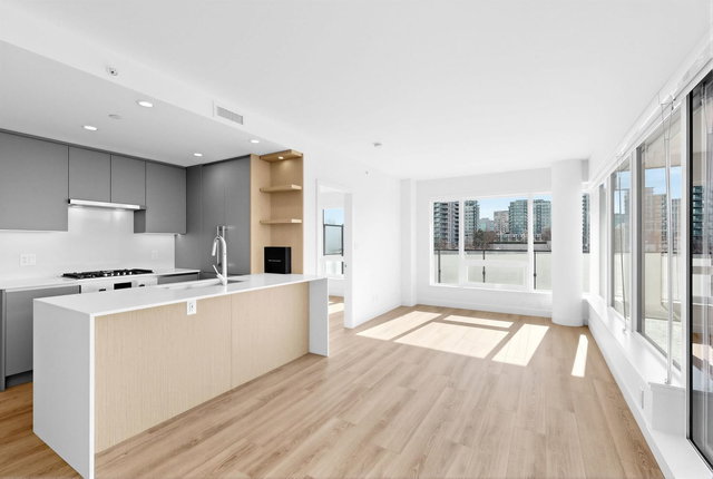 407 - 7977 Lansdowne Road