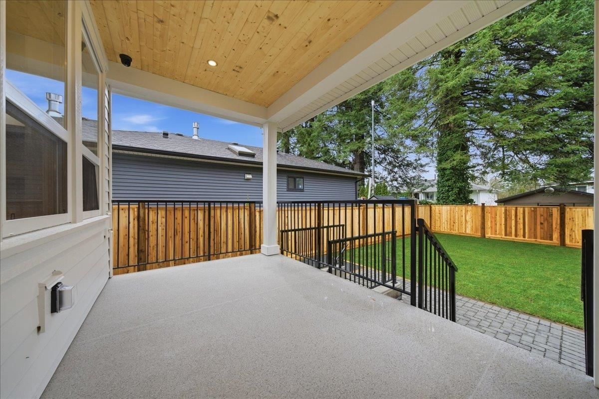 Listing Image 12