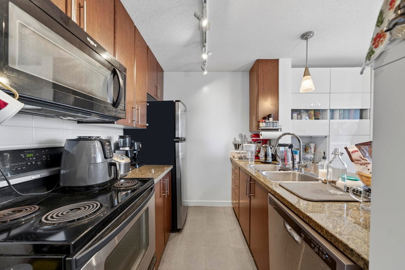 2309 - 688 Abbott Street, Vancouver, V6B 0B9 | Image 3