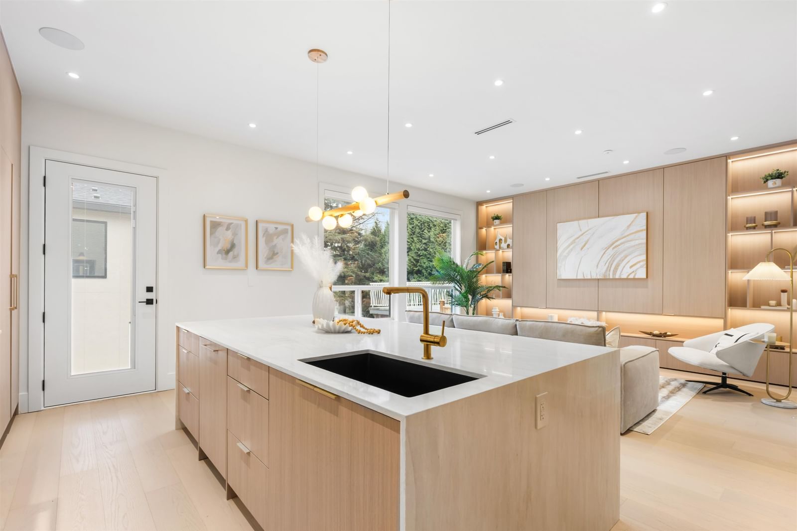 Listing Image 9